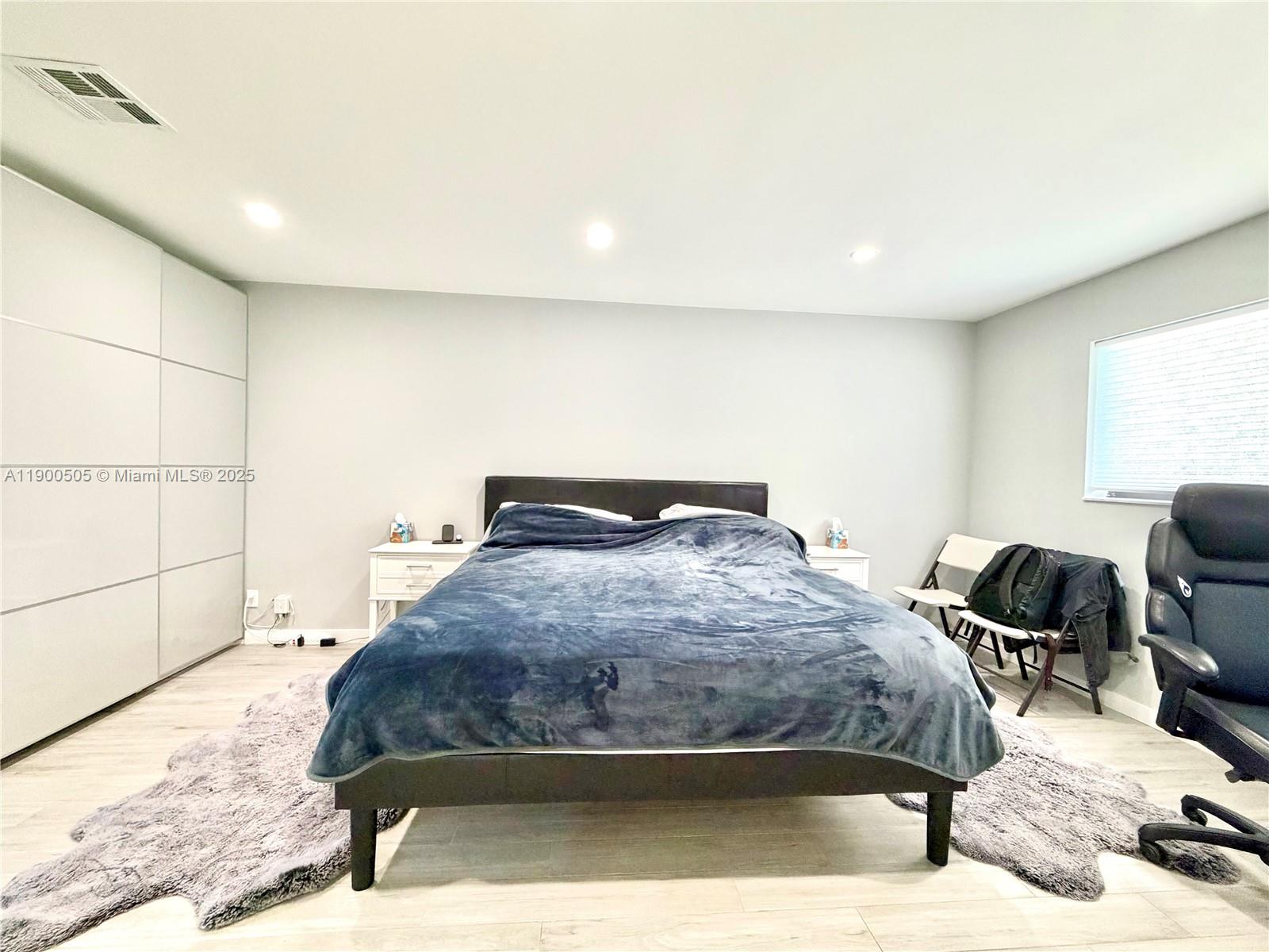 GLEN-LAUREN HOMES - Residential Lease