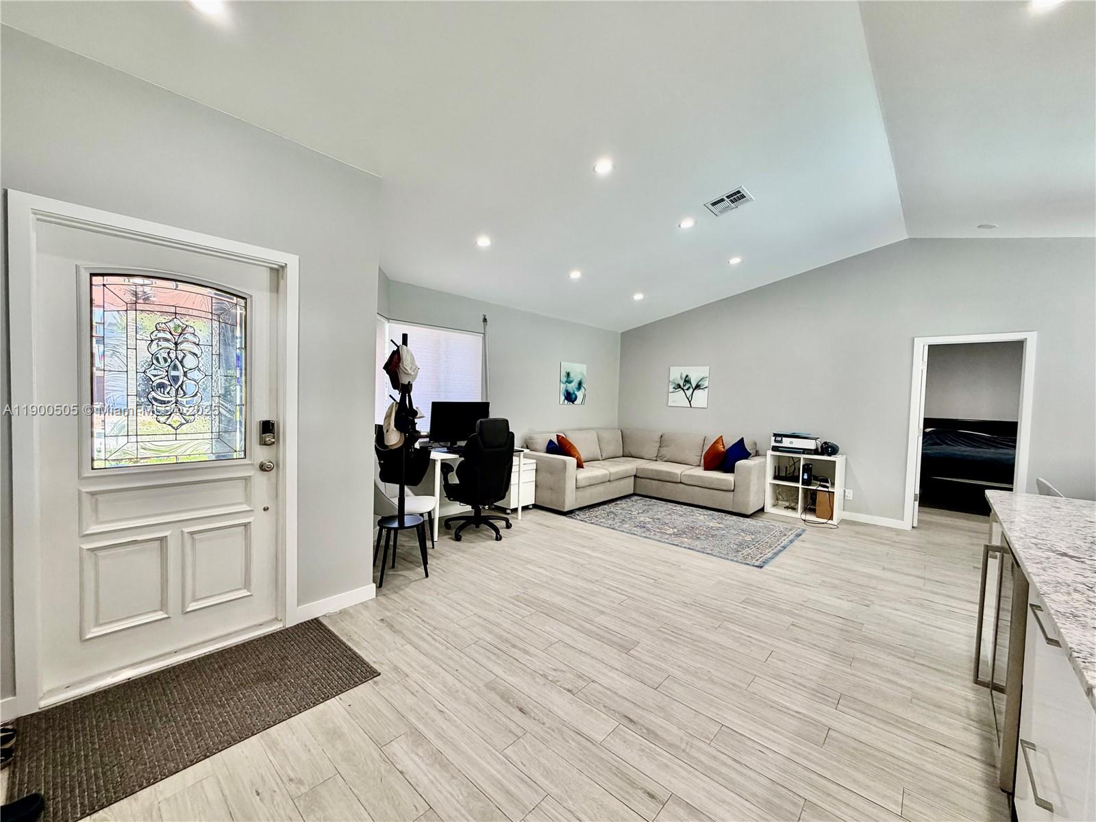 GLEN-LAUREN HOMES - Residential Lease