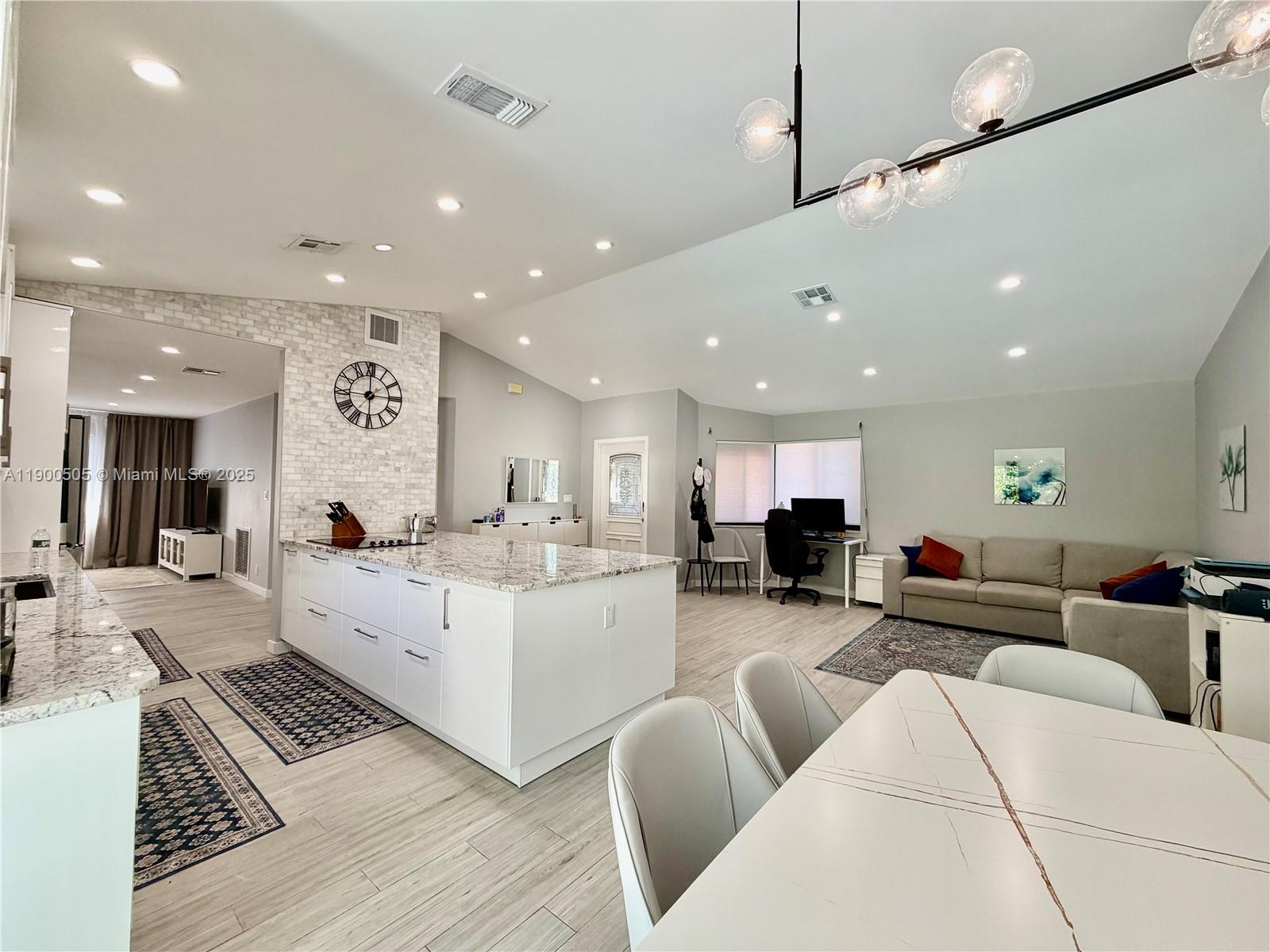 GLEN-LAUREN HOMES - Residential Lease