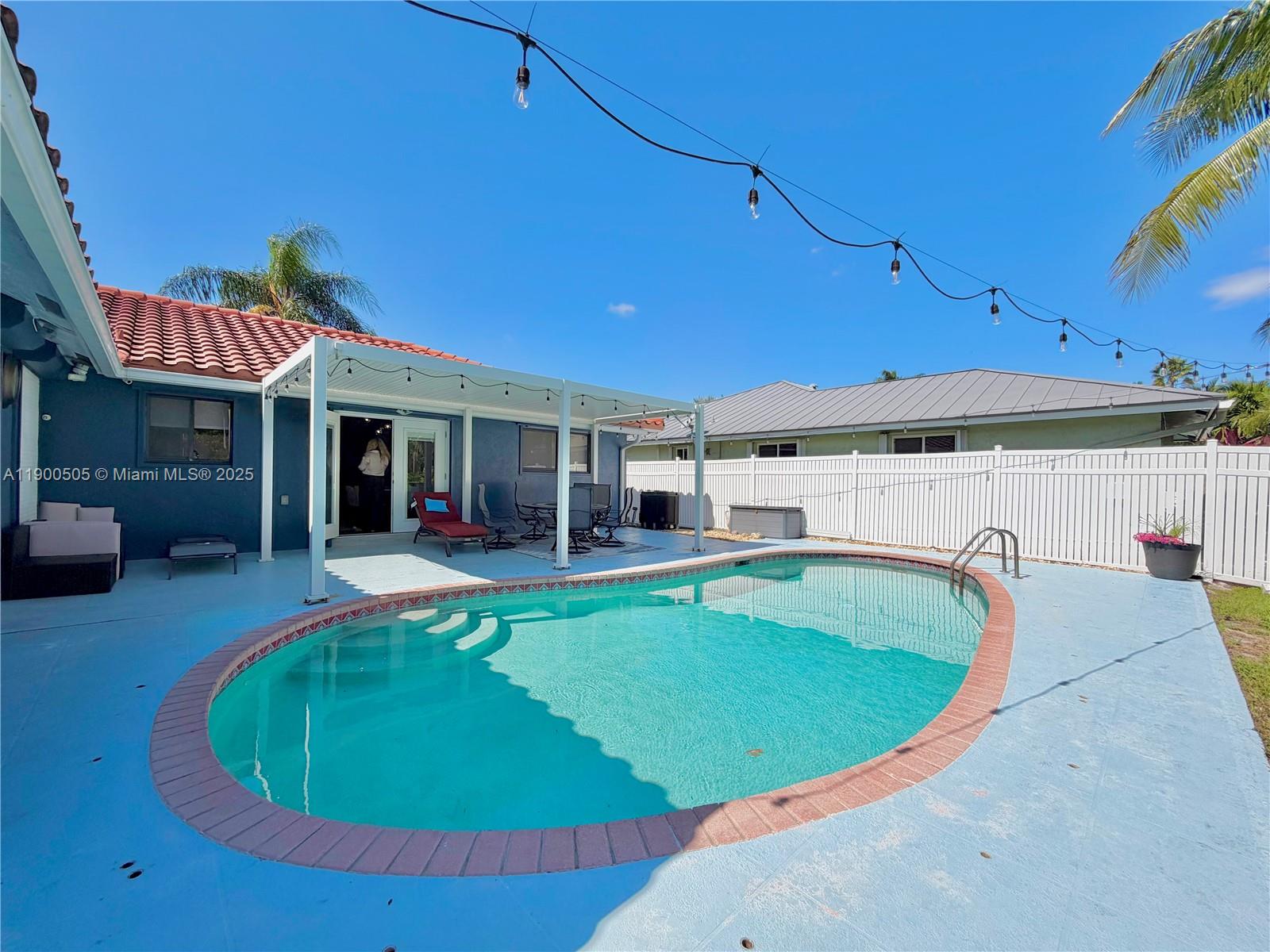 GLEN-LAUREN HOMES - Residential Lease