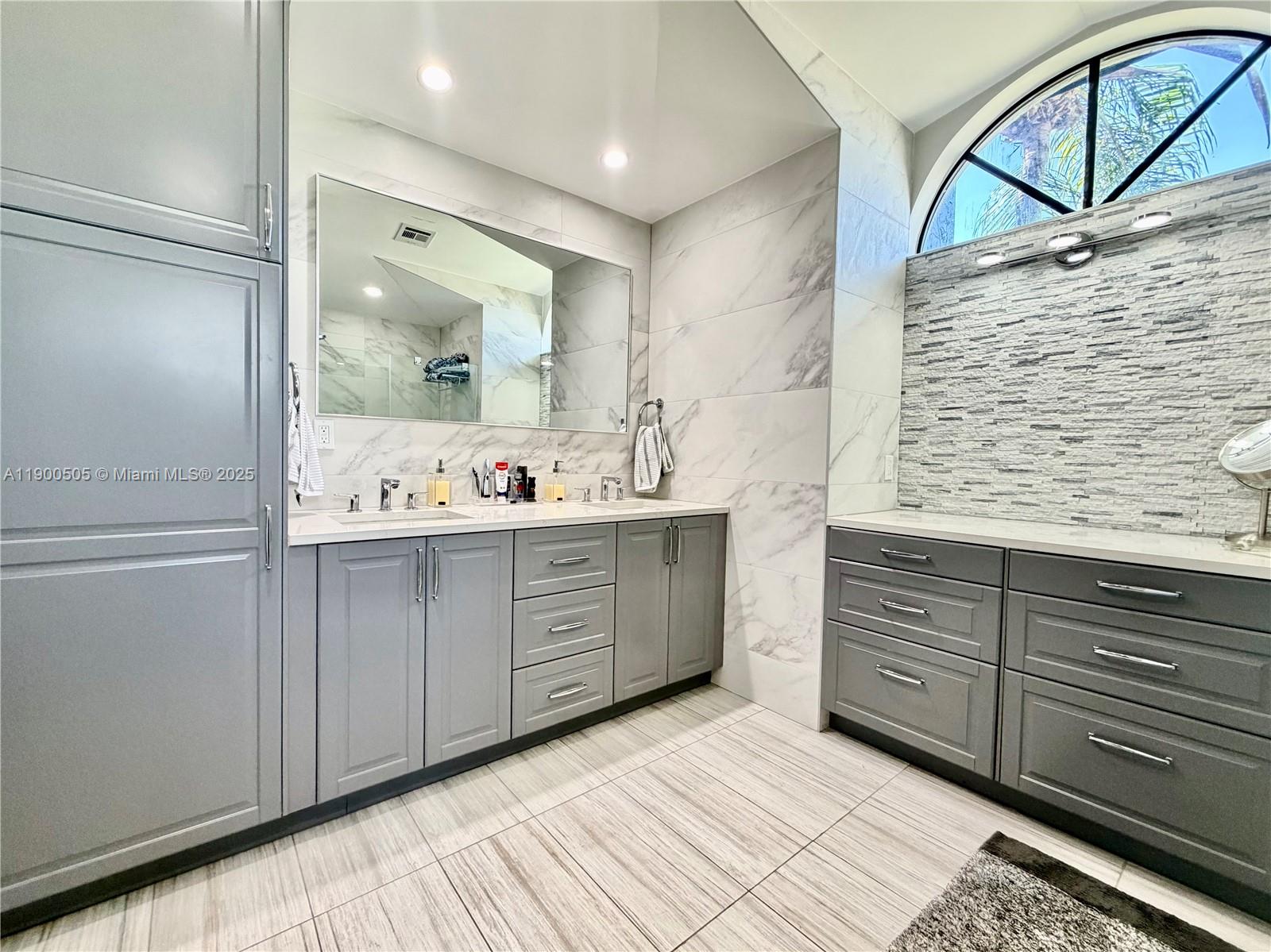 GLEN-LAUREN HOMES - Residential Lease