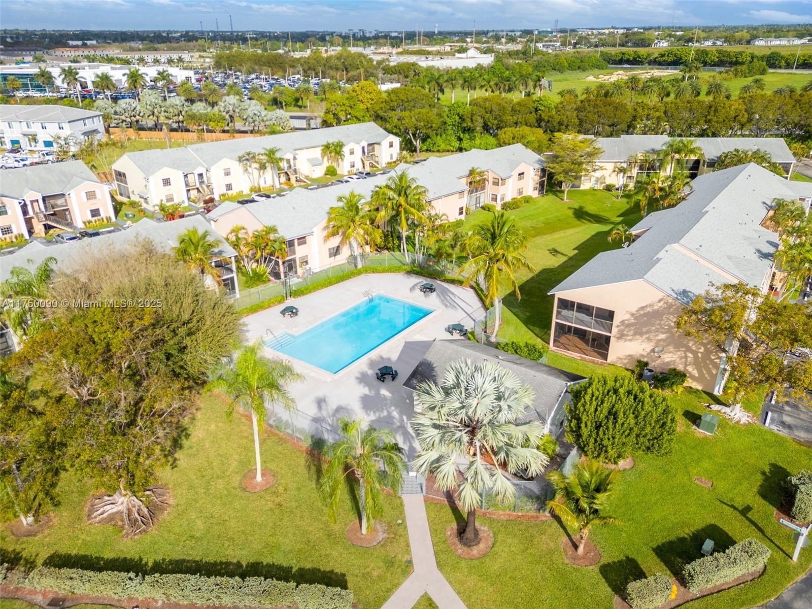 LAKESHORE CONDO #5 - Residential