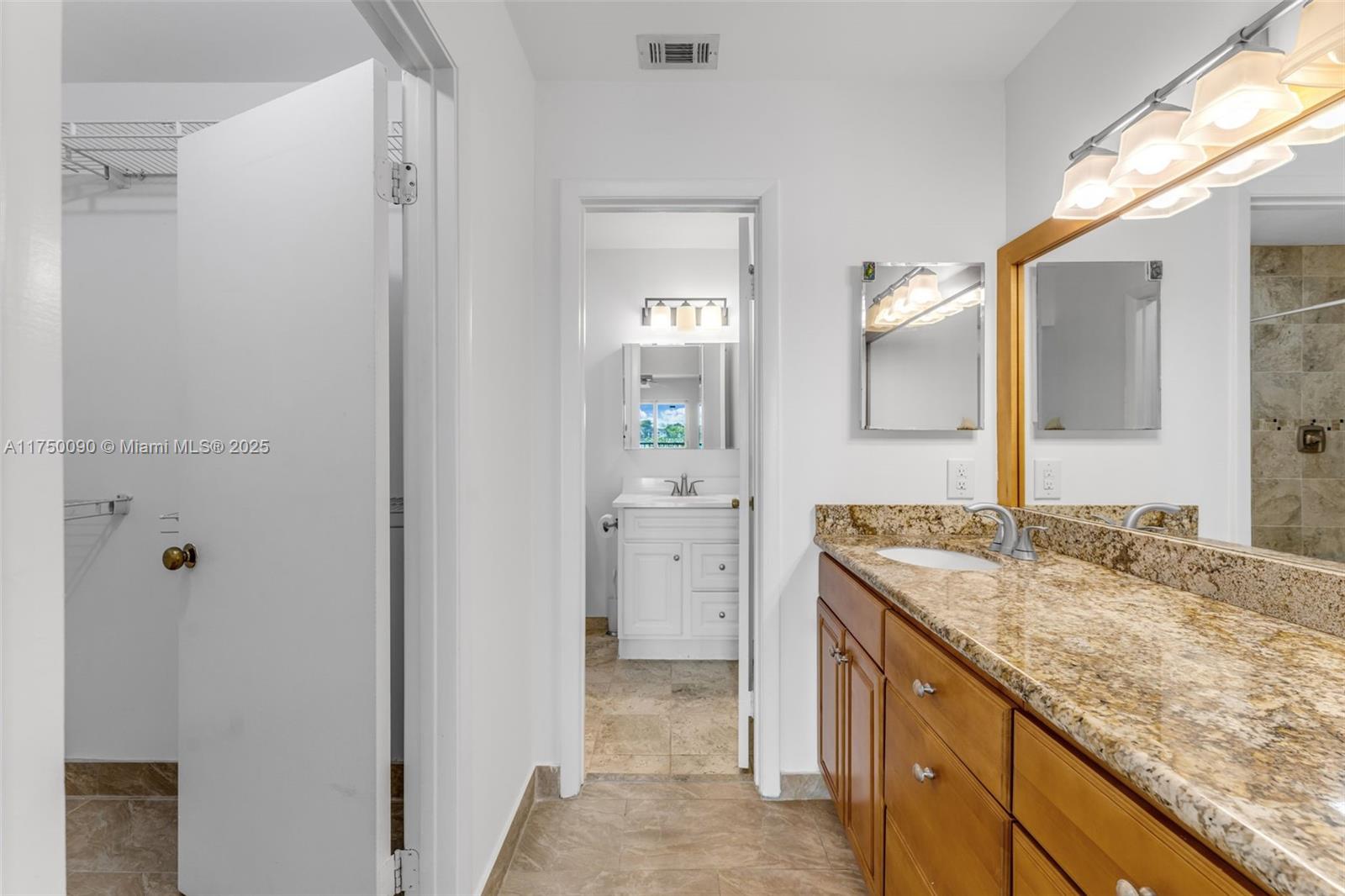 LAKESHORE CONDO #5 - Residential