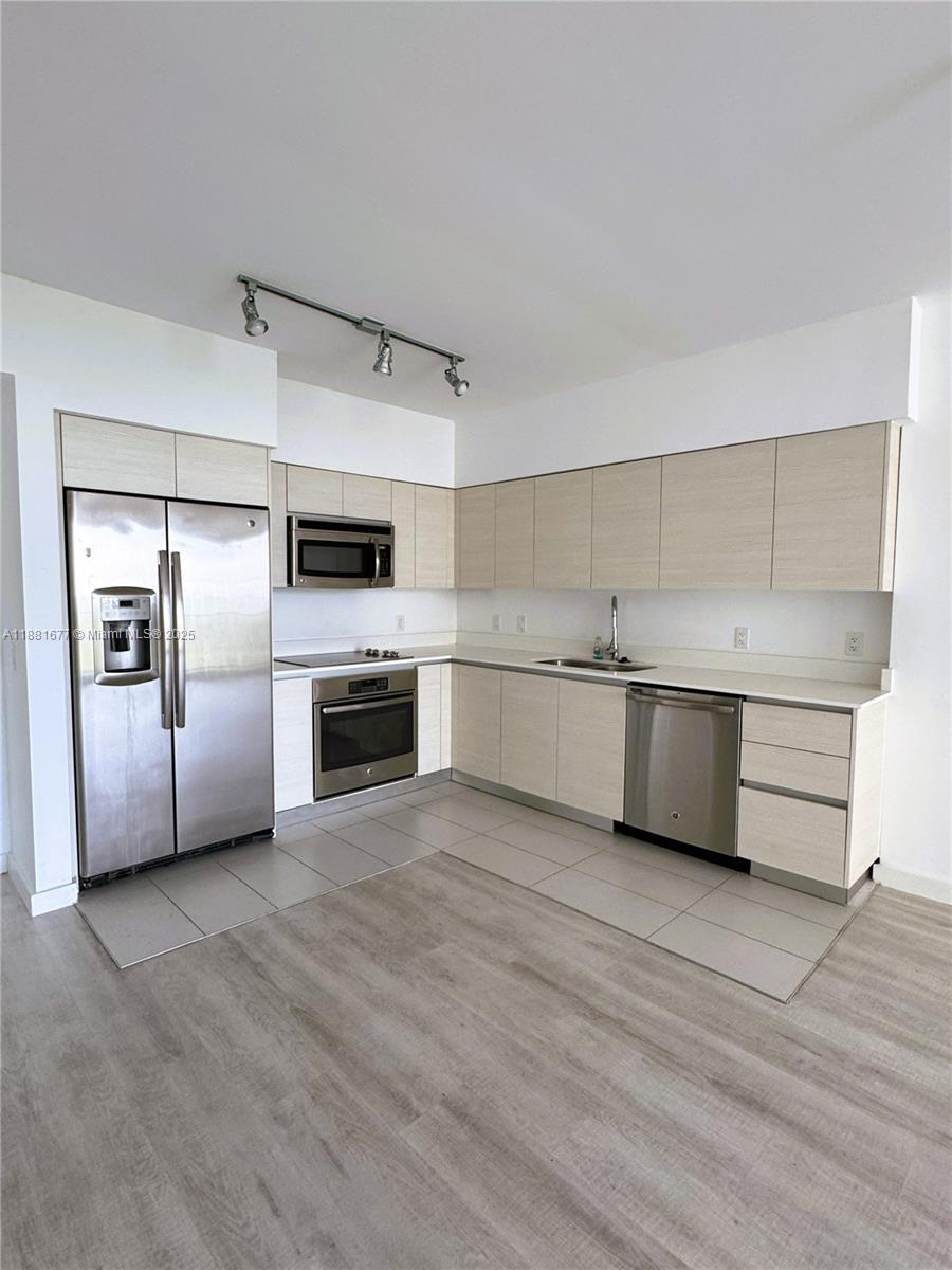 4250 BISCAYNE BOULEVARD C - Residential Lease