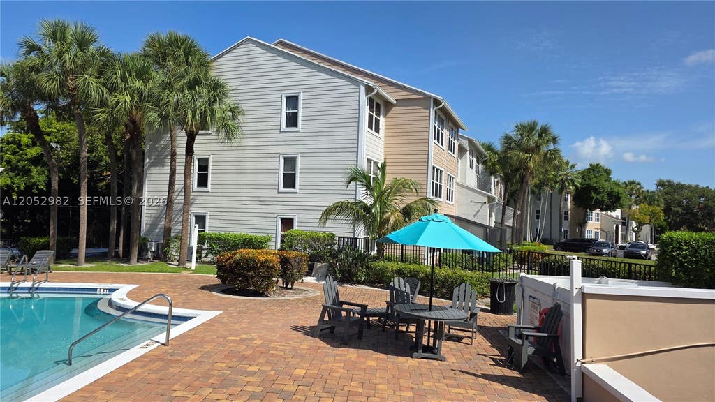Photo of 2315 N Congress Ave #21, Boynton Beach, FL 33426 (MLS # A12052982)