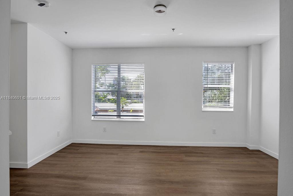 747 Michigan Ave 204