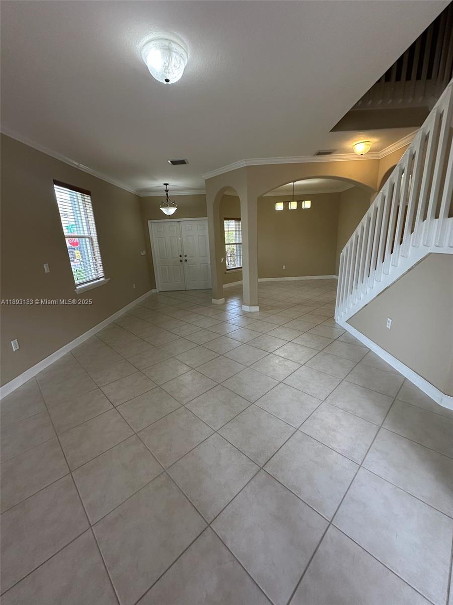 DORAL SOUTHEAST PATIO-HOM - Residential Lease