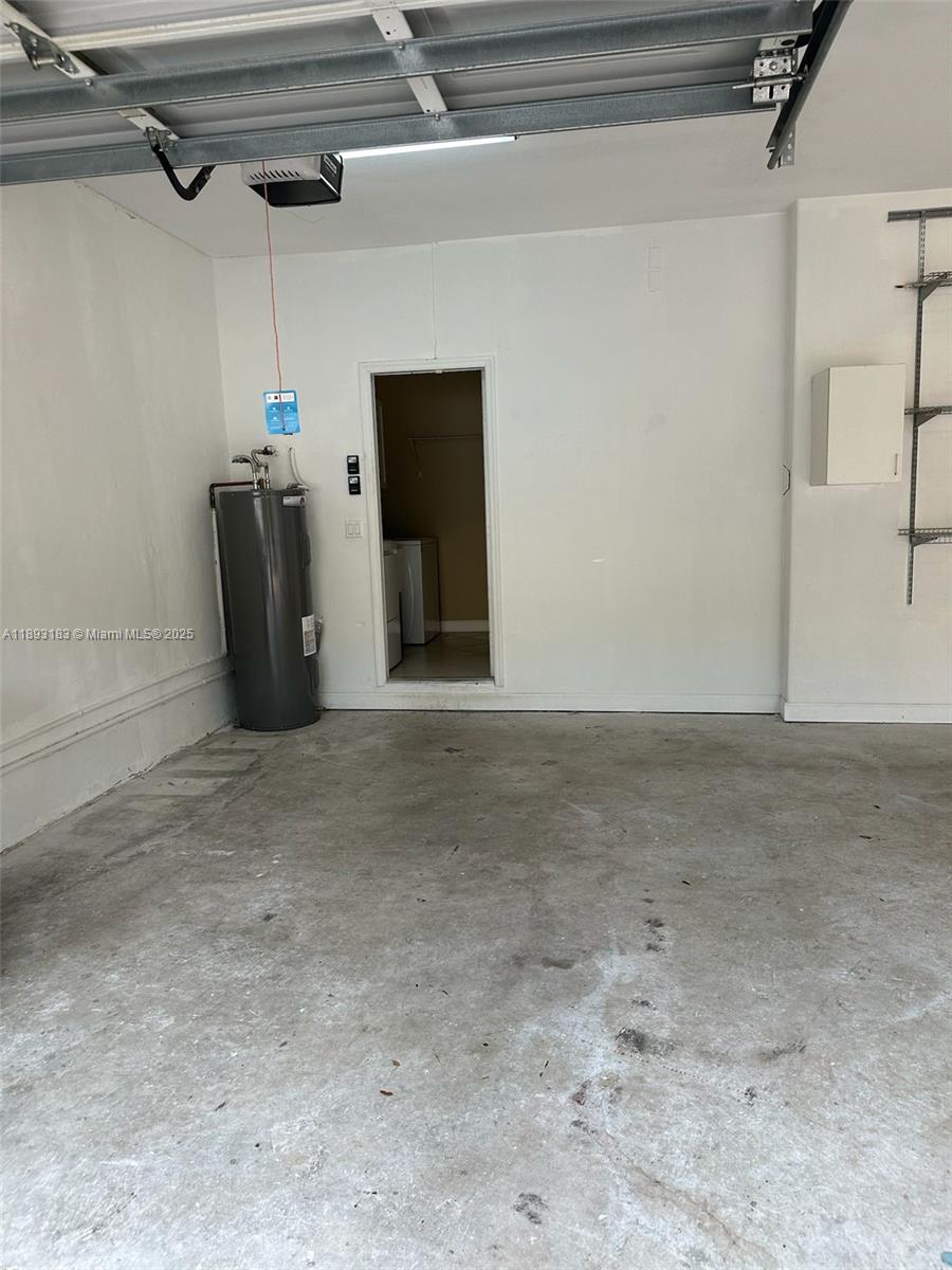 DORAL SOUTHEAST PATIO-HOM - Residential Lease