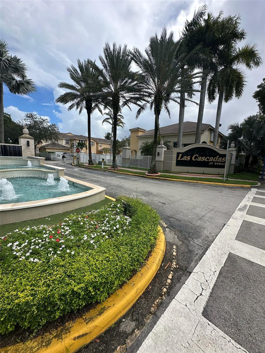 DORAL SOUTHEAST PATIO-HOM - Residential Lease