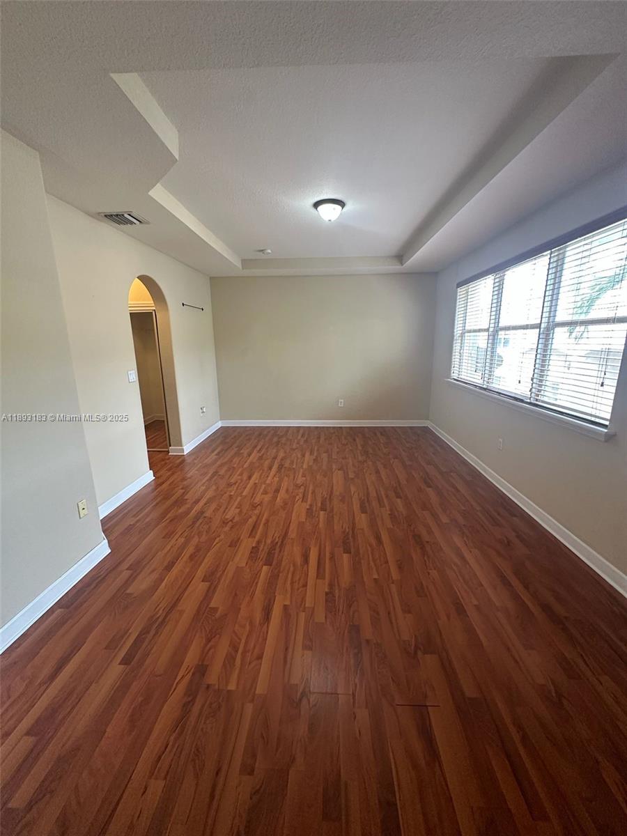 DORAL SOUTHEAST PATIO-HOM - Residential Lease