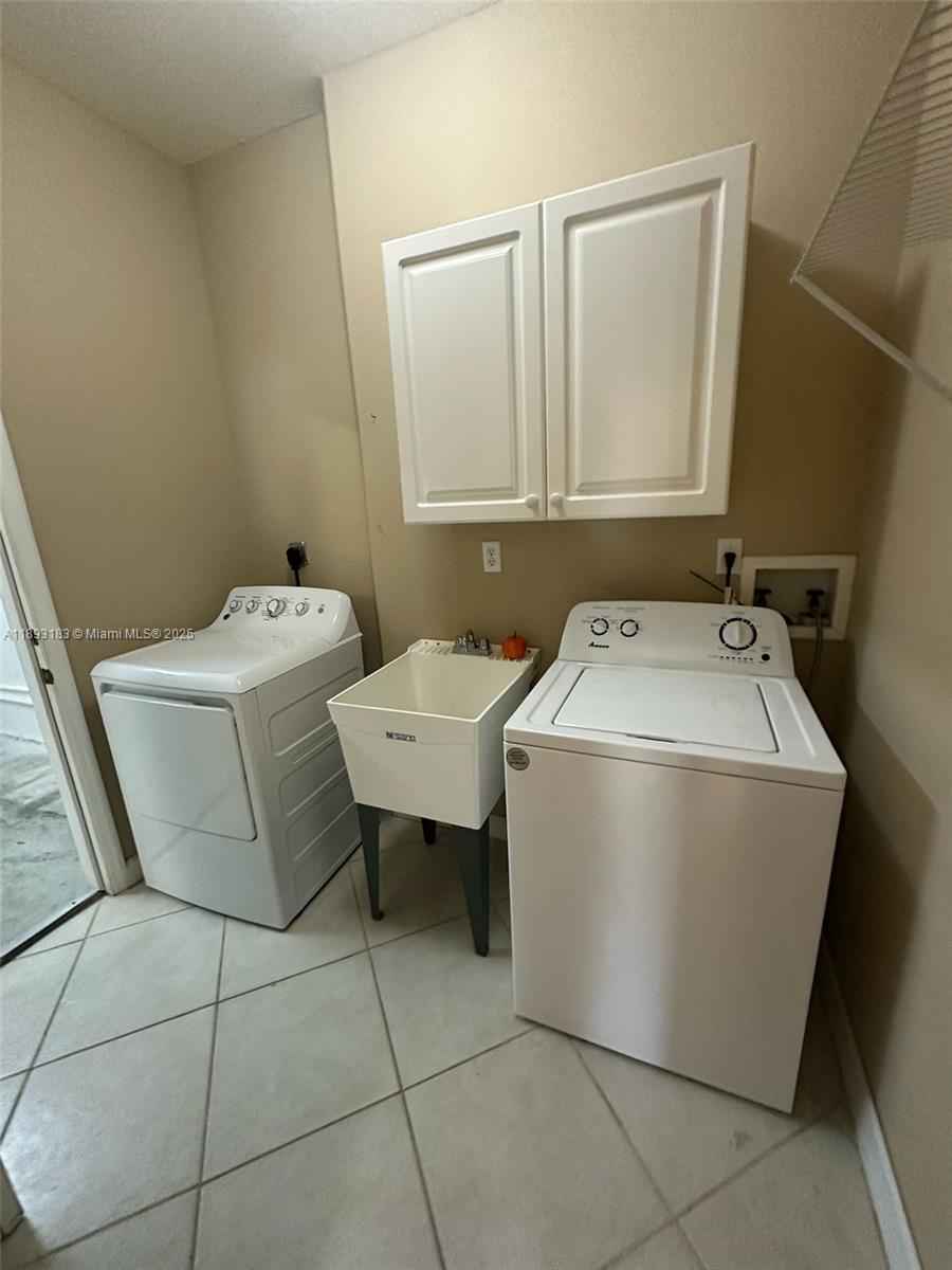 DORAL SOUTHEAST PATIO-HOM - Residential Lease