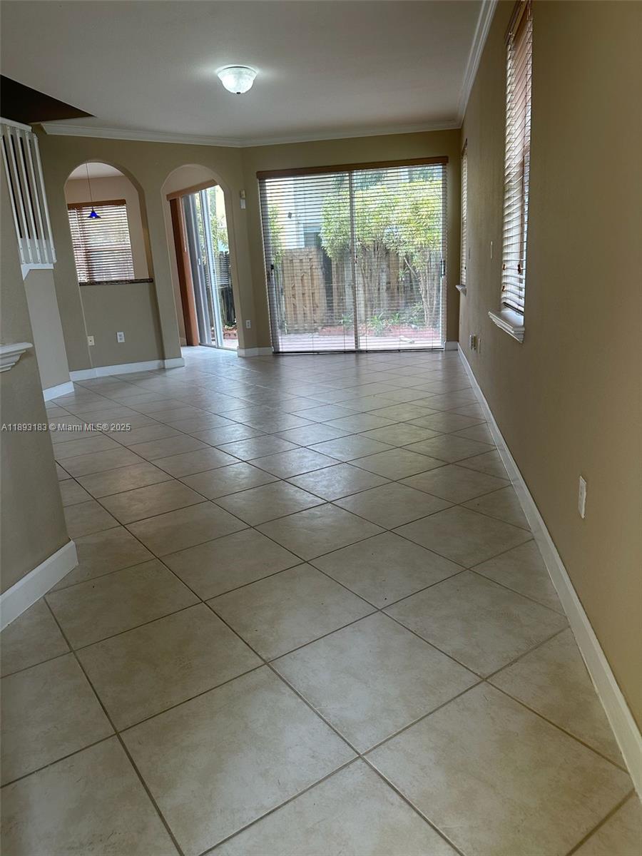 DORAL SOUTHEAST PATIO-HOM - Residential Lease