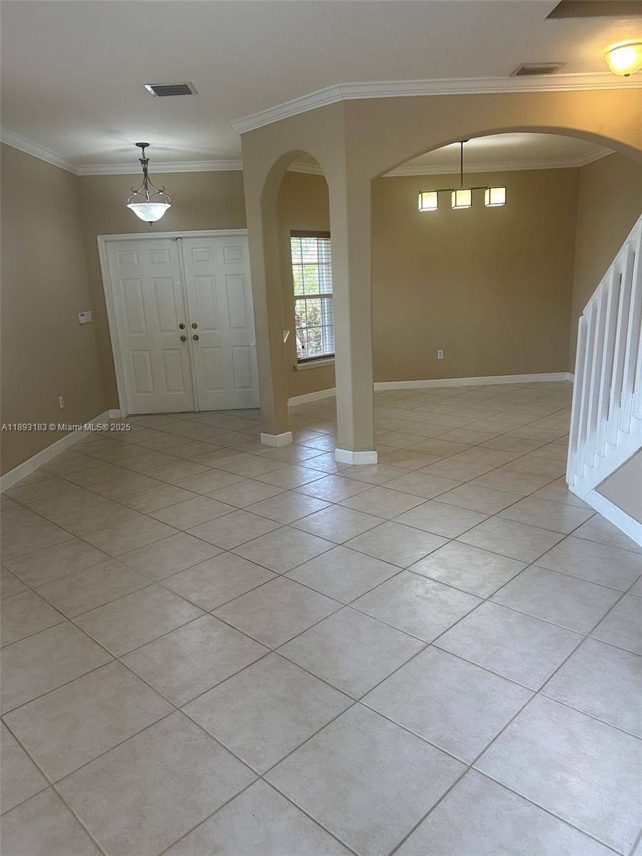 DORAL SOUTHEAST PATIO-HOM - Residential Lease