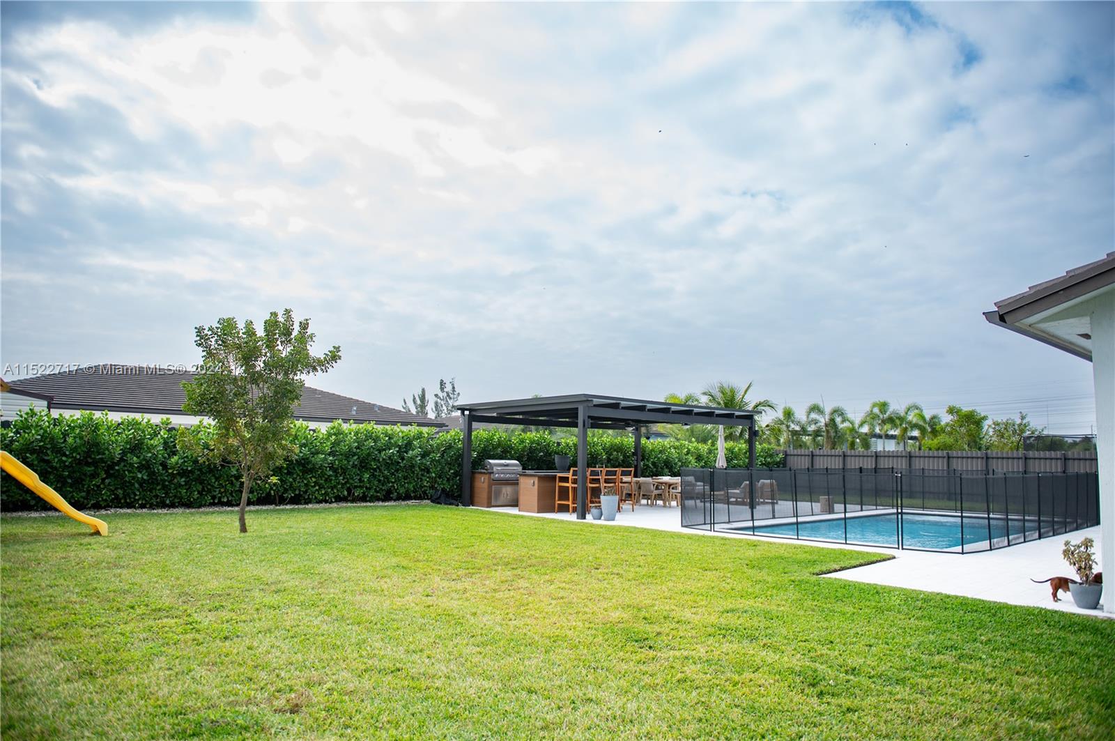 SOUTHERN COVE - Residential