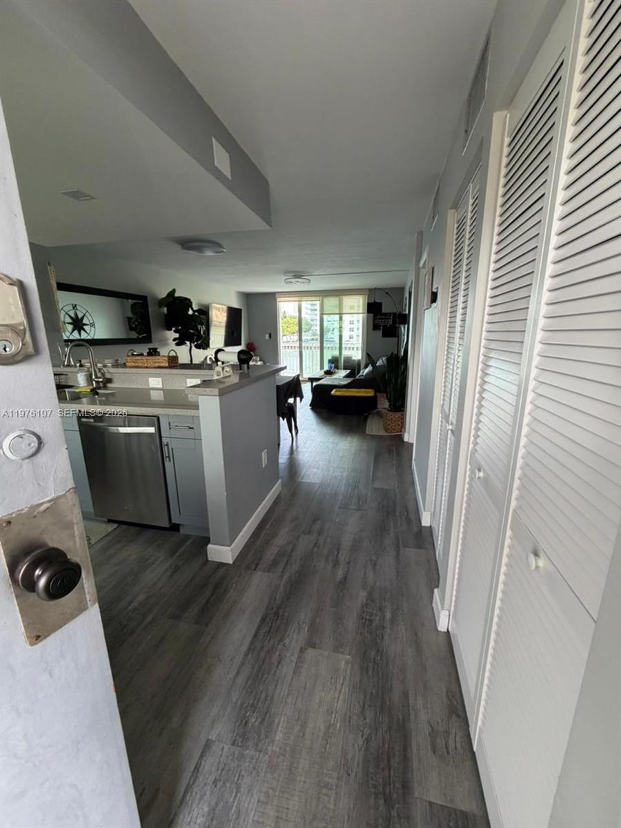 4000 NE 170th St 206