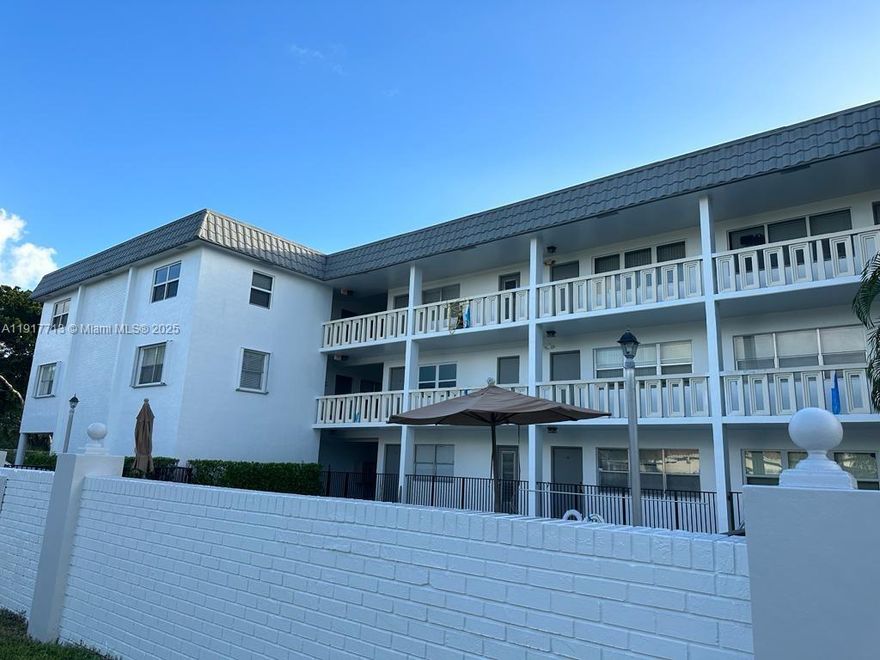 Location, Location, Location! 1 / 1 located at only 2 miles to the Beaches of Lauderdale by the Sea and 2 miles to
I-95. Short distance to multiple restaurants, shops and hospital. Unit has Brand New impact Resistant Windows!
Washer/dryer INSIDE the Unit. One assigned Parking Space with unit. Min credit score required 650. Clean
background. NO PETS. NO smoking . Ready to move in. HOA takes a month to approve
a new tenant, so it is better to start the process ASAP if you like the condo. TEXT LA to coordinate showings