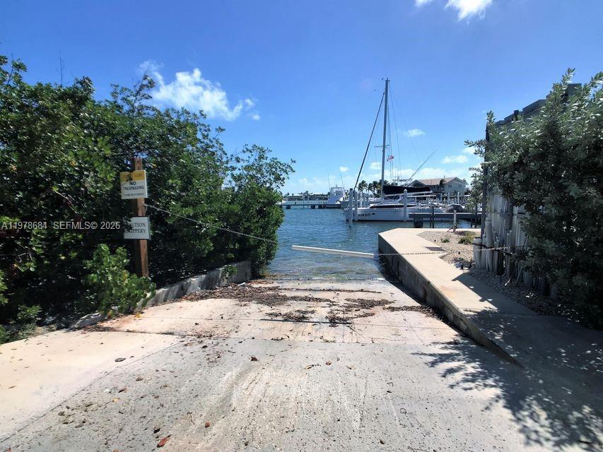 BOAT HOUSE CONDOMINIUM - Land