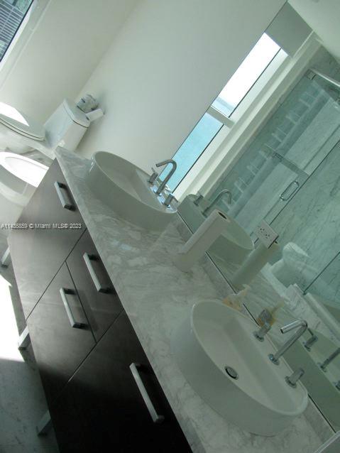 View photos, virtual tours, details... 244 Biscayne Blvd 3908