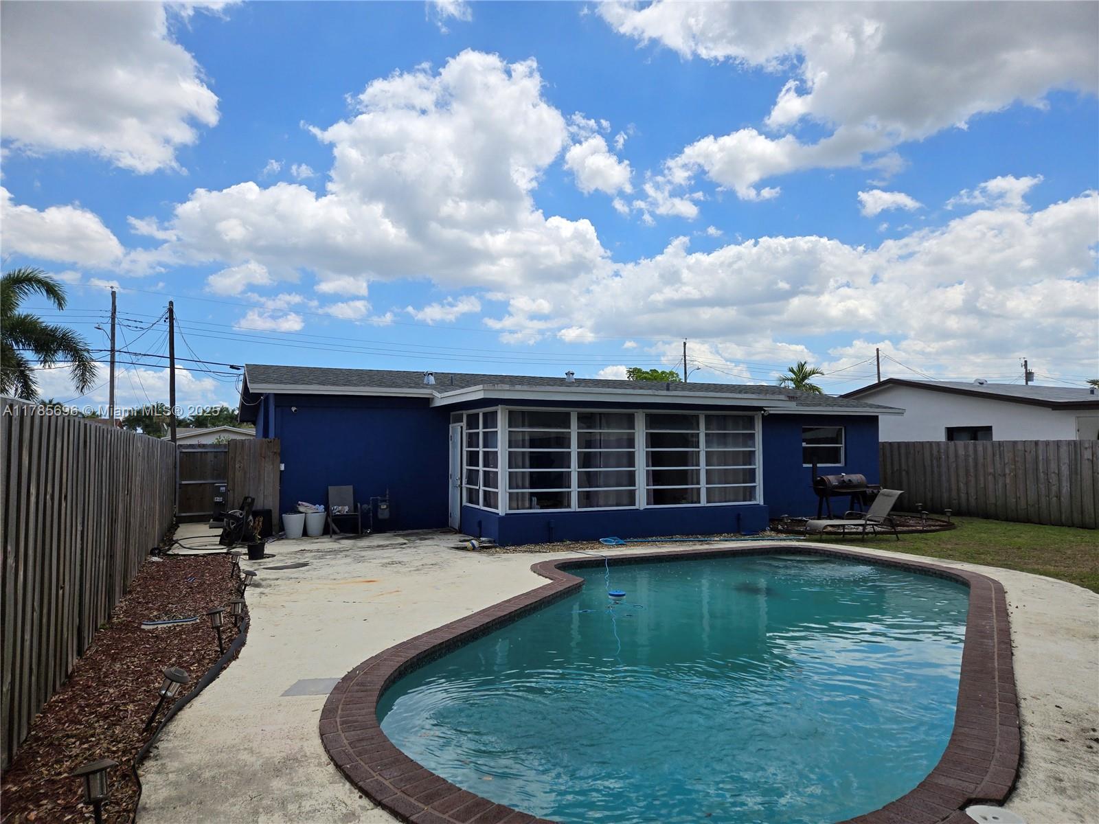 SUNRISE GOLF VILLAGE - Residential