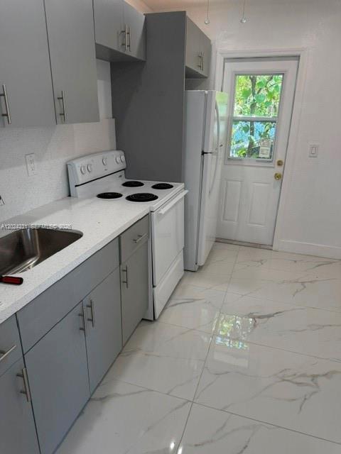 DIXIE HWY TRACK - Residential Lease