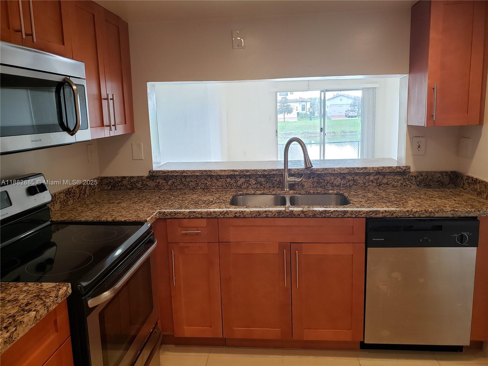 FAIRWAY GREENS CONDO HOME - Residential