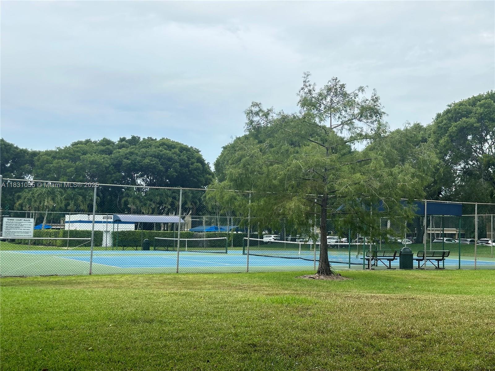 BLDG 6 OF COUNTRY CLUB AP - Residential Lease