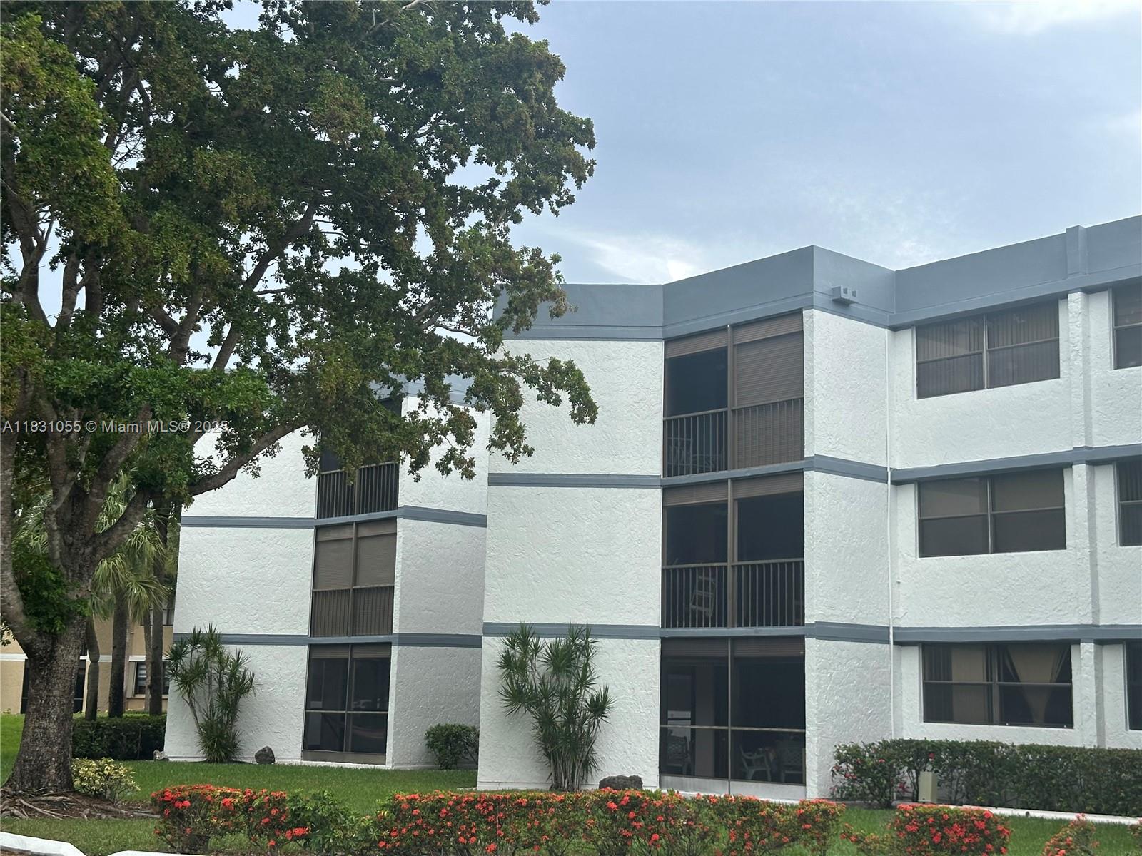 BLDG 6 OF COUNTRY CLUB AP - Residential Lease