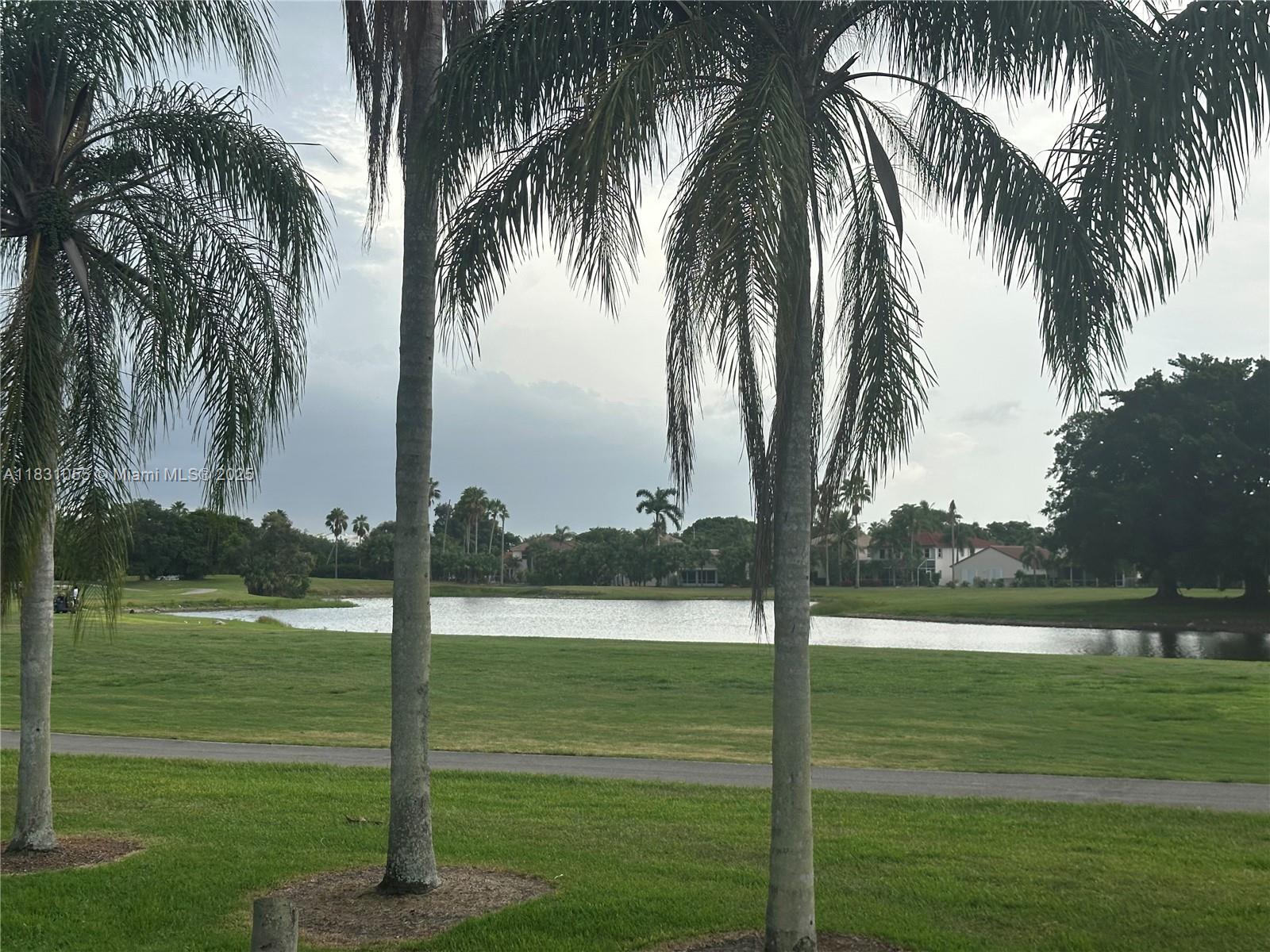 BLDG 6 OF COUNTRY CLUB AP - Residential Lease