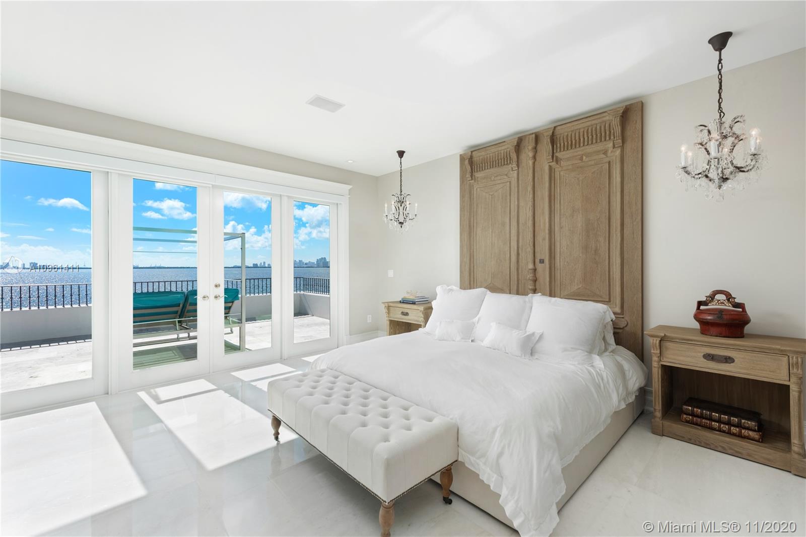 TREASURE ISLAND - Residential