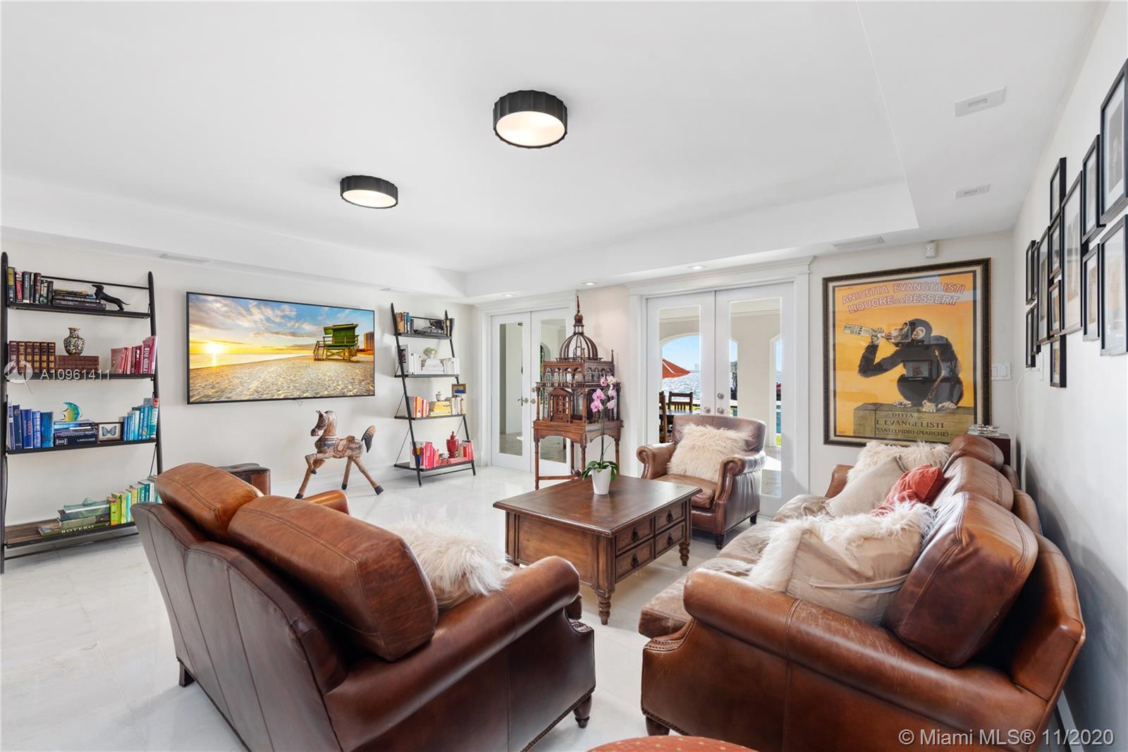 TREASURE ISLAND - Residential