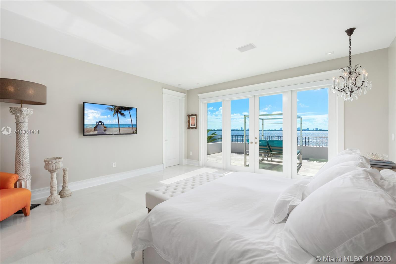 TREASURE ISLAND - Residential