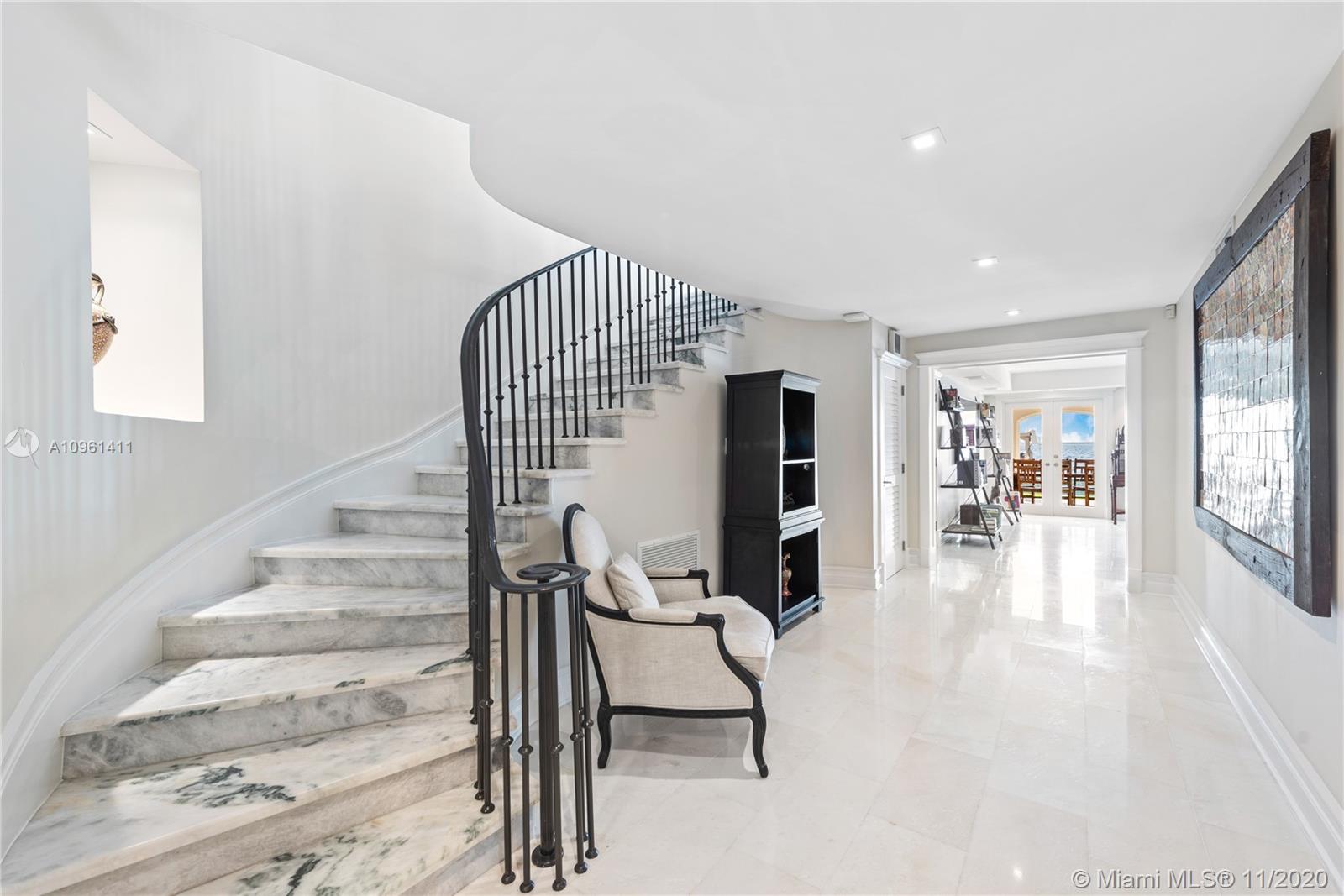 TREASURE ISLAND - Residential