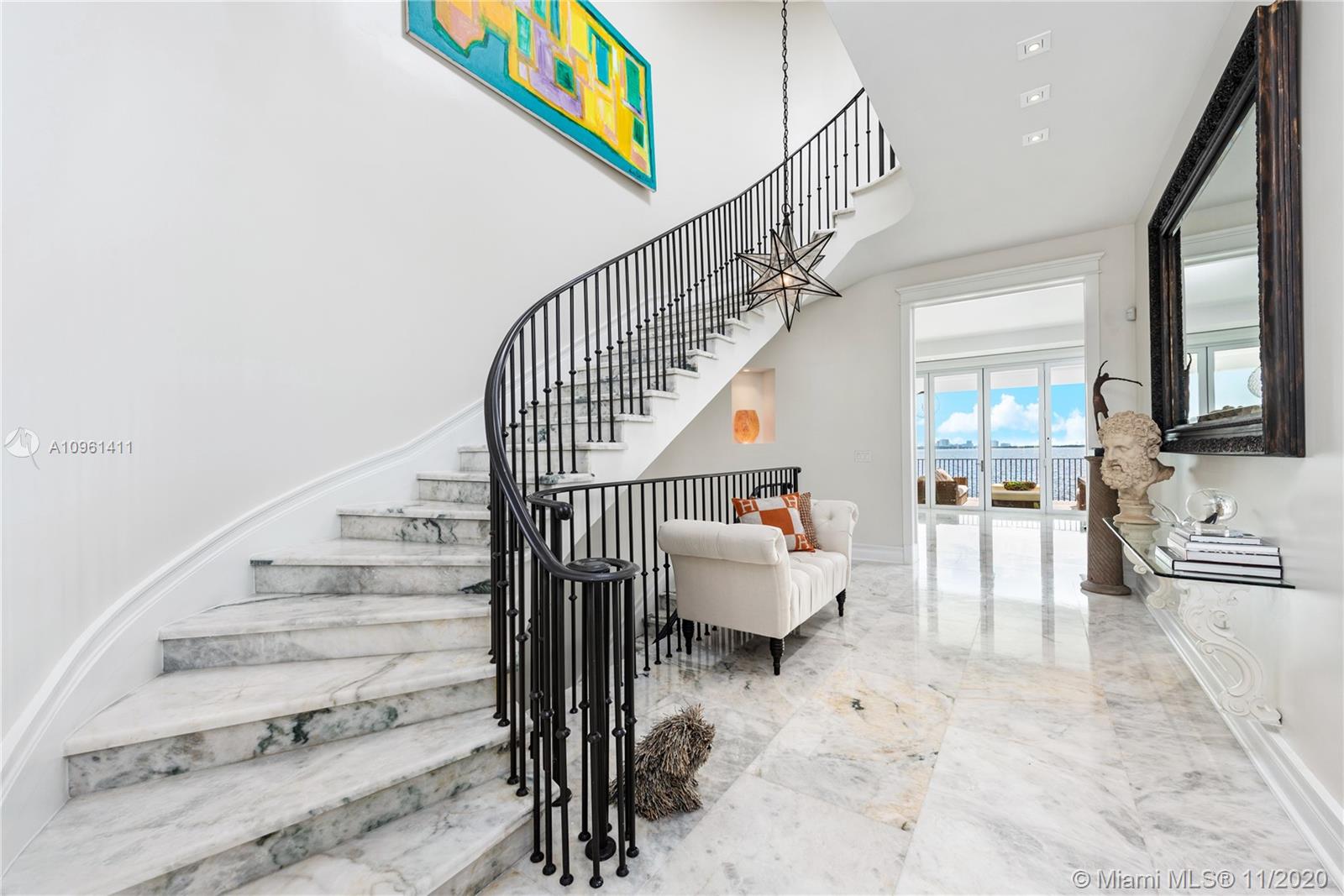 TREASURE ISLAND - Residential