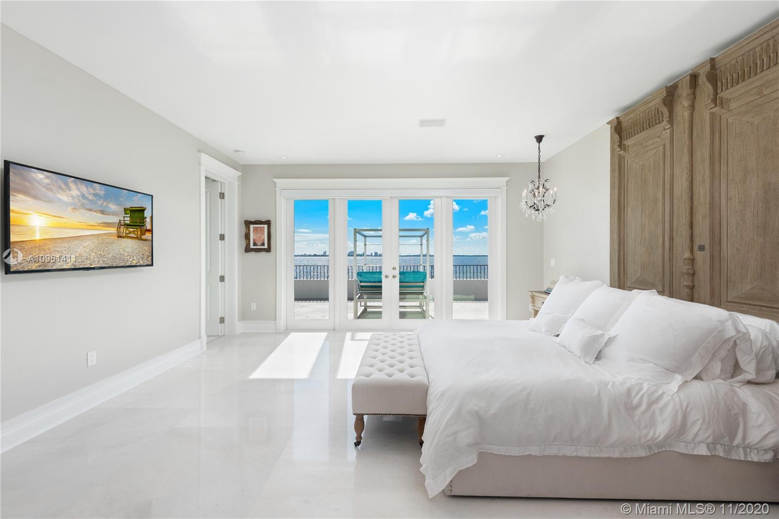 TREASURE ISLAND - Residential