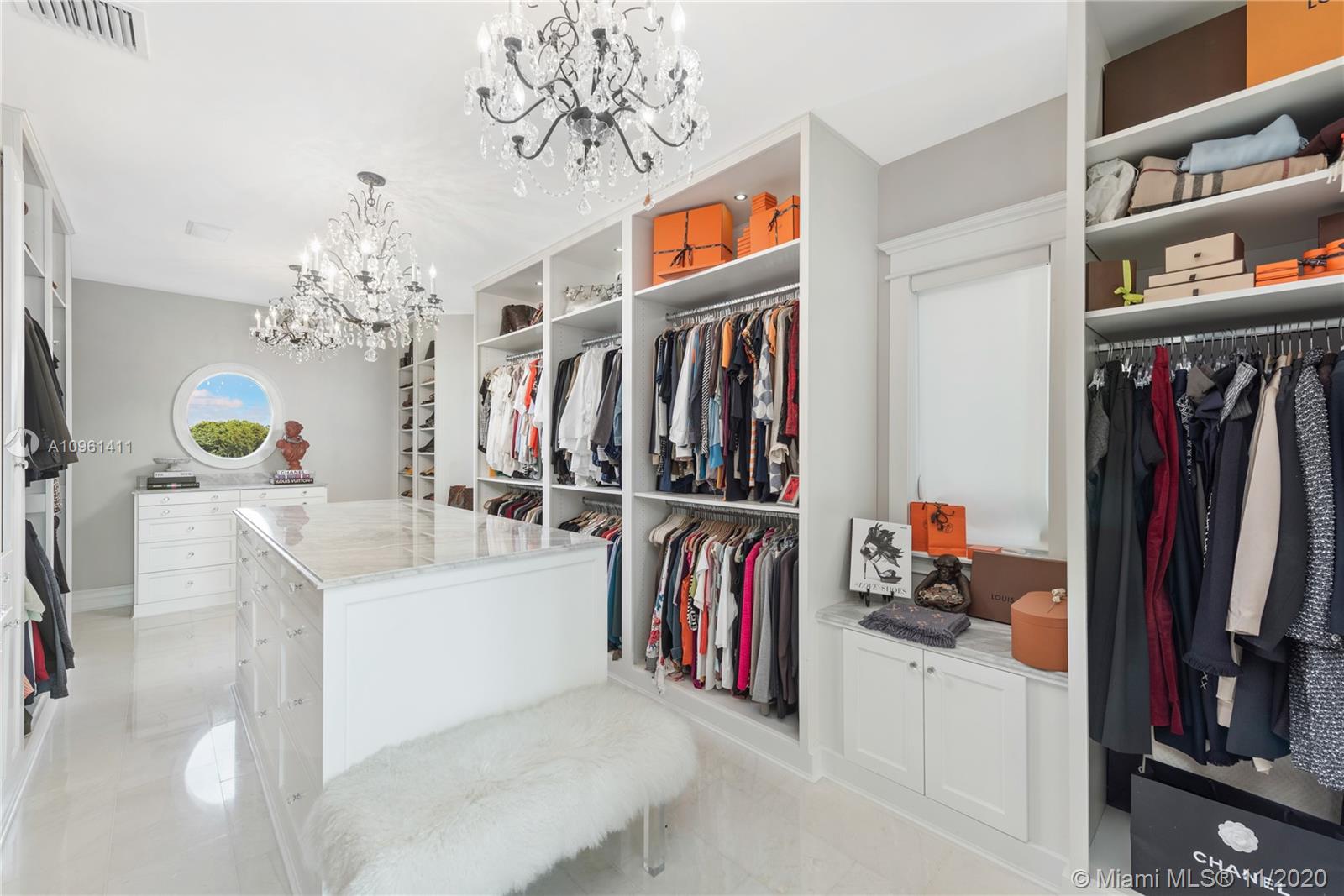 TREASURE ISLAND - Residential