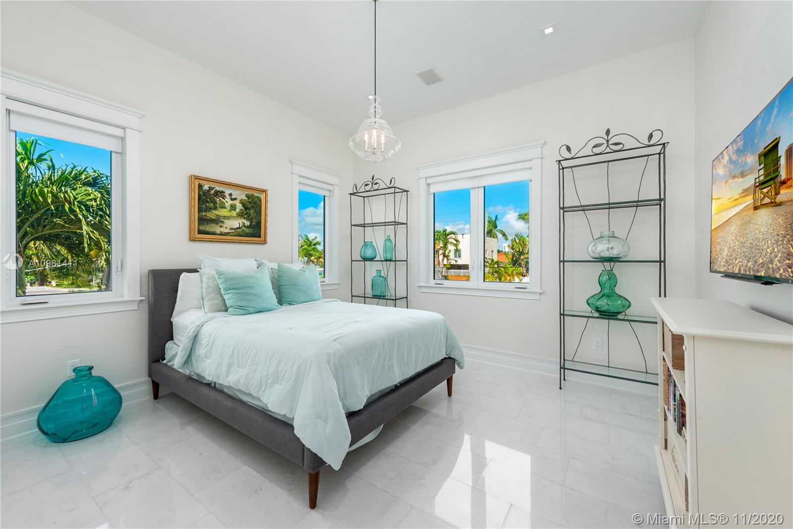 TREASURE ISLAND - Residential