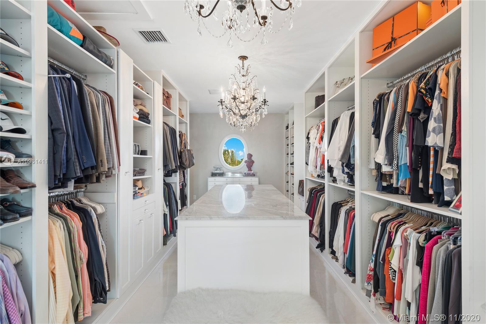 TREASURE ISLAND - Residential