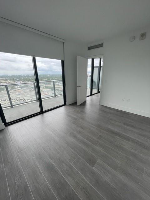 3401 MIDTOWN CONDO - Residential