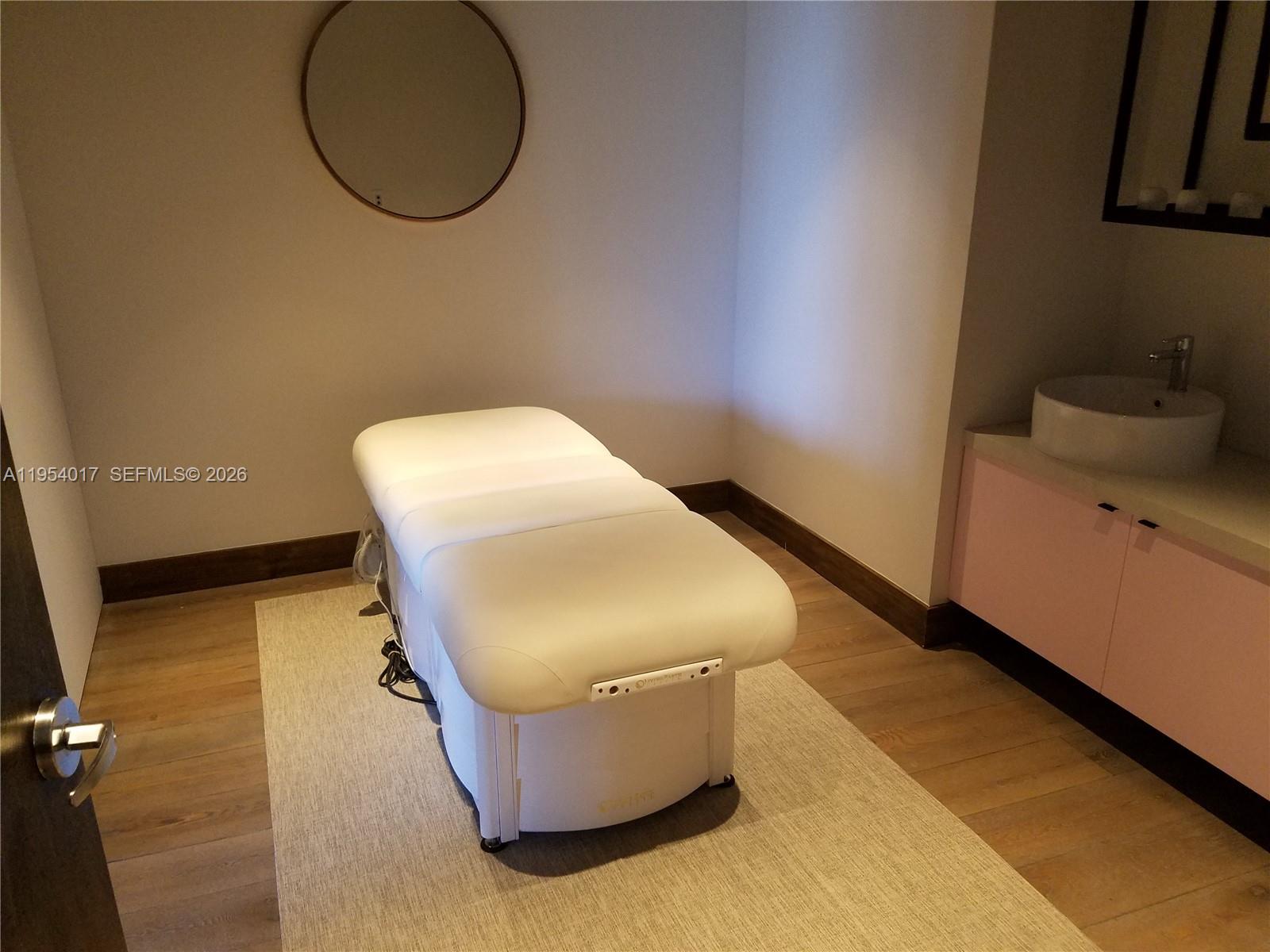 3401 MIDTOWN CONDO - Residential