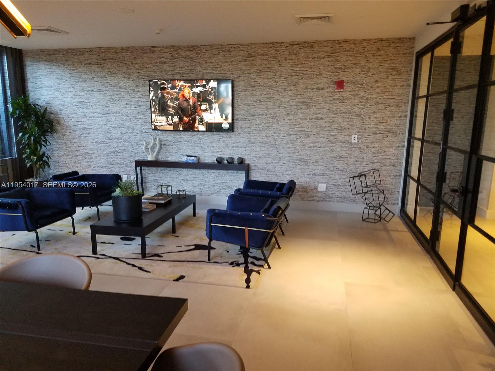 3401 MIDTOWN CONDO - Residential