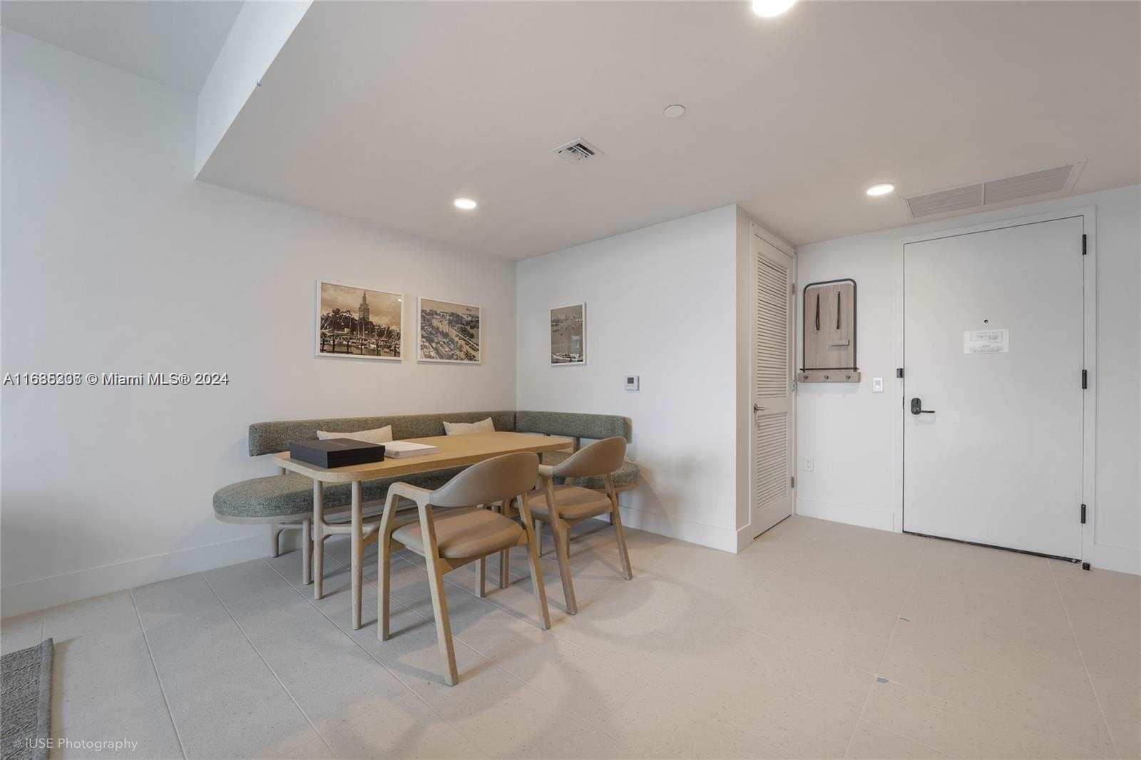601 NE 1st 4113