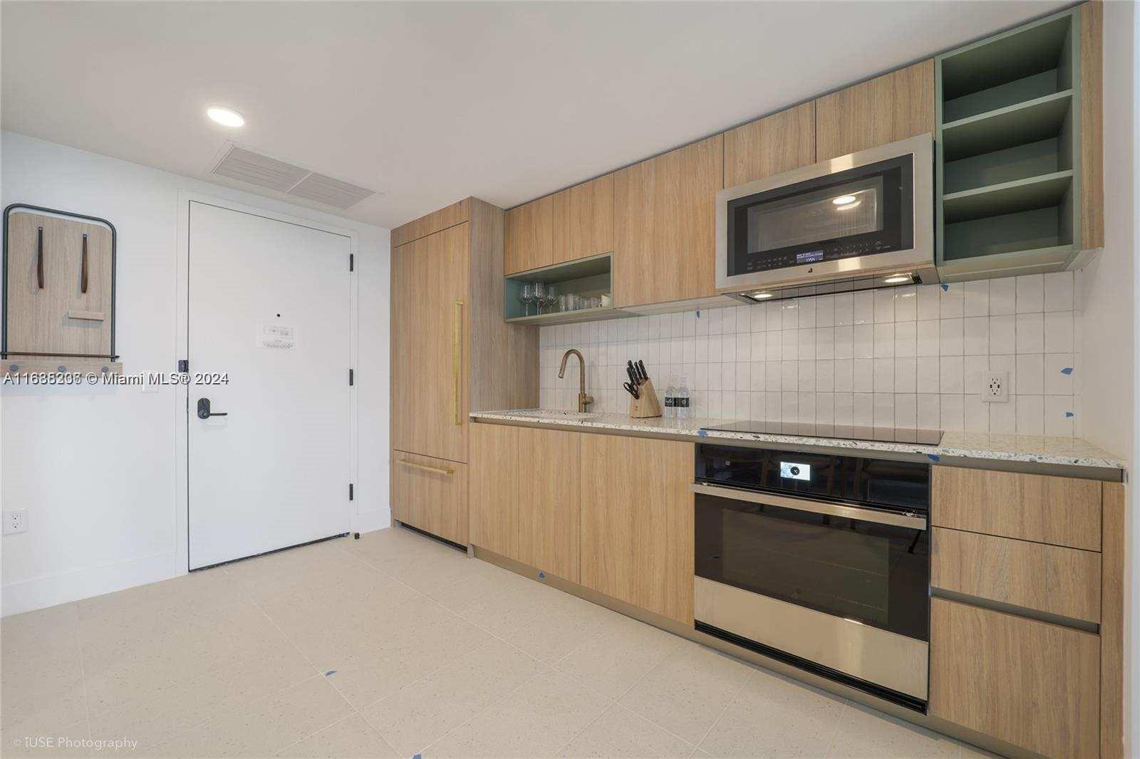 601 NE 1st 4113