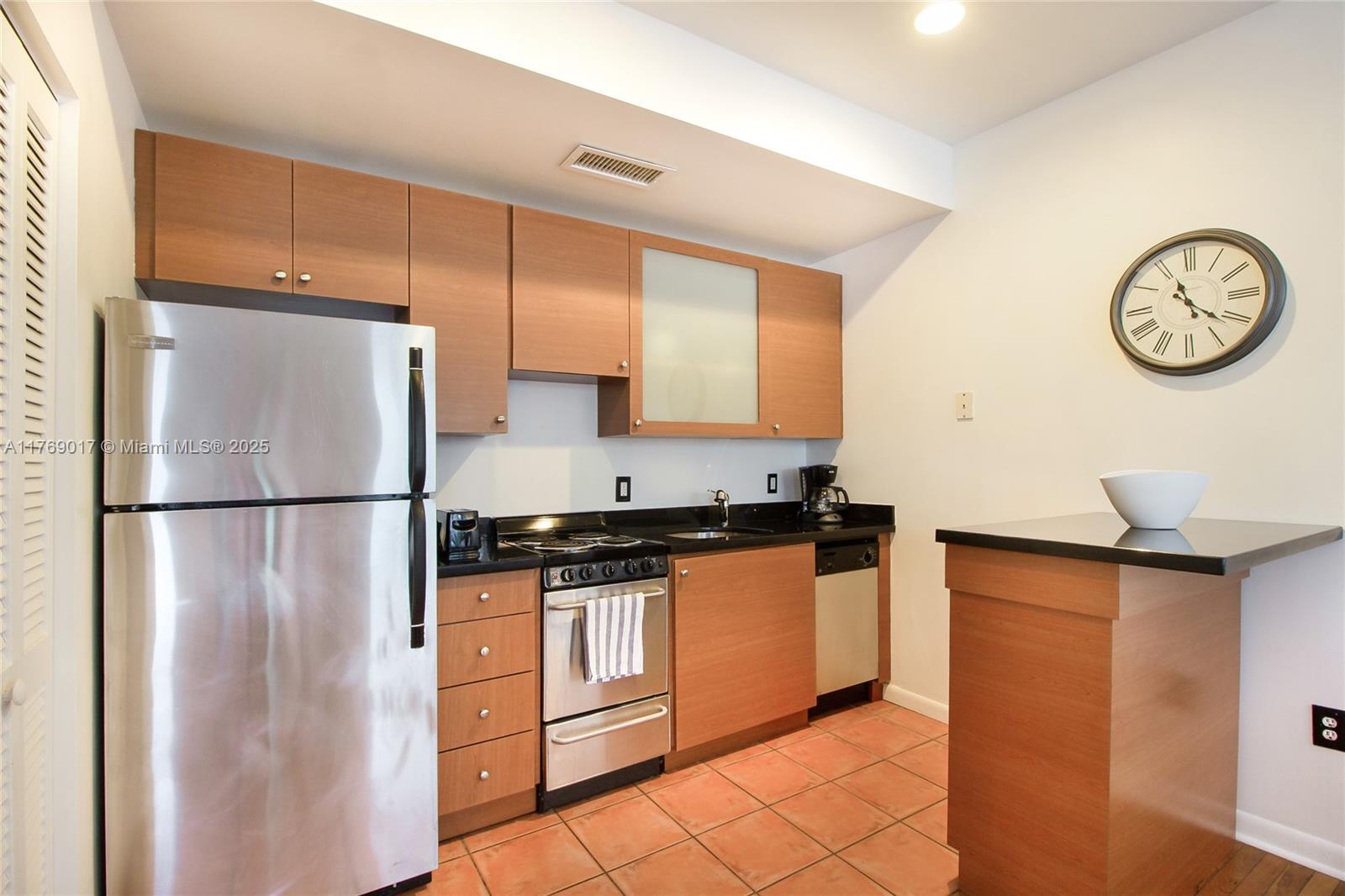 DORANN CONDO - Residential
