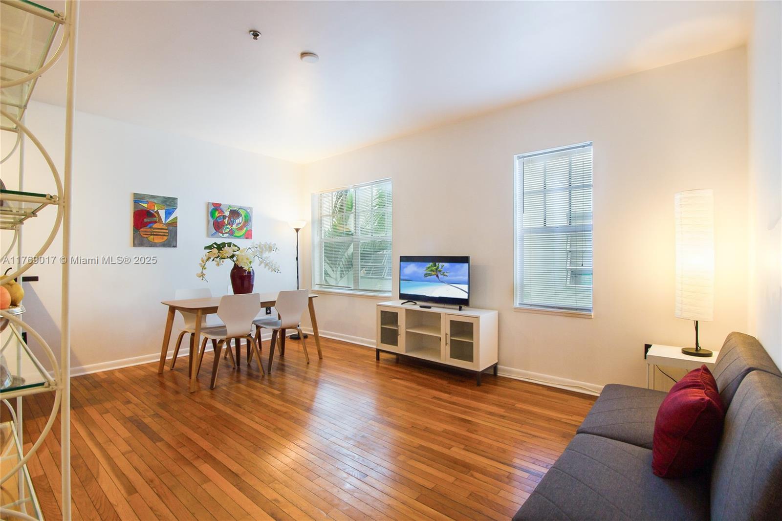 DORANN CONDO - Residential