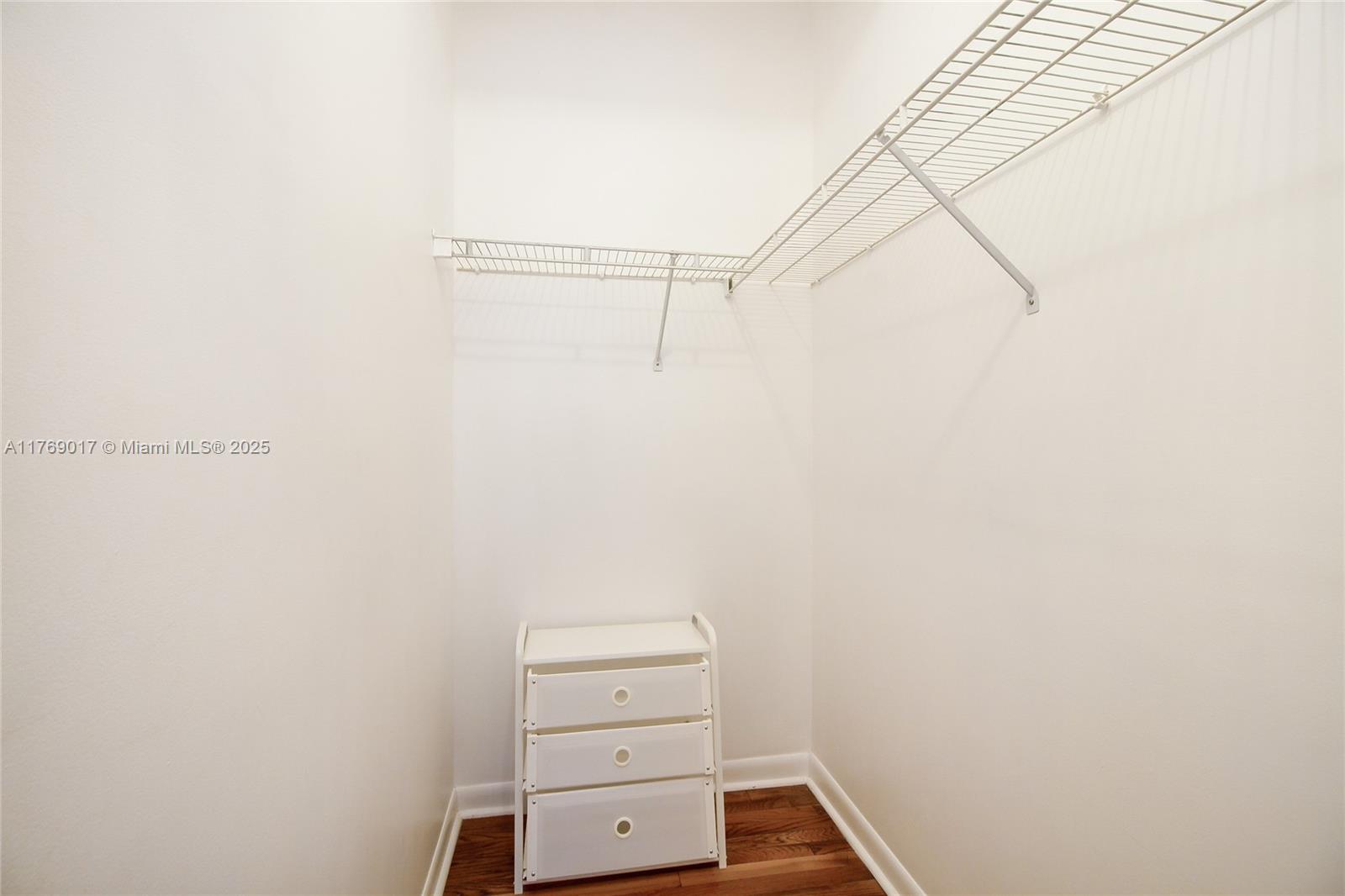 DORANN CONDO - Residential