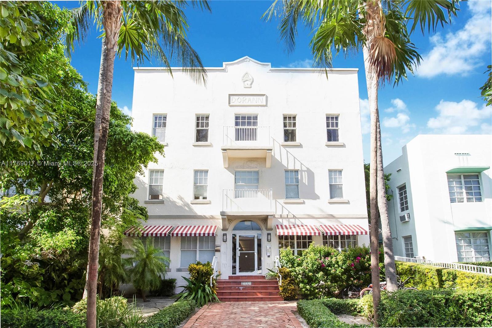 DORANN CONDO - Residential