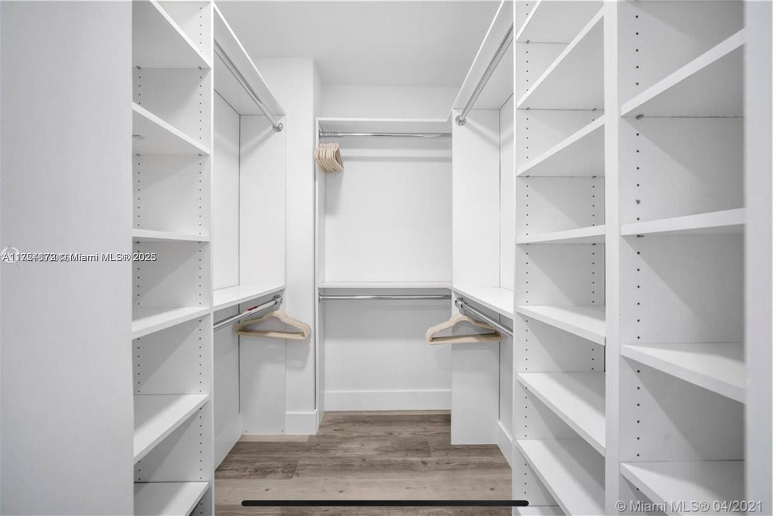 WAVE CONDO - Residential