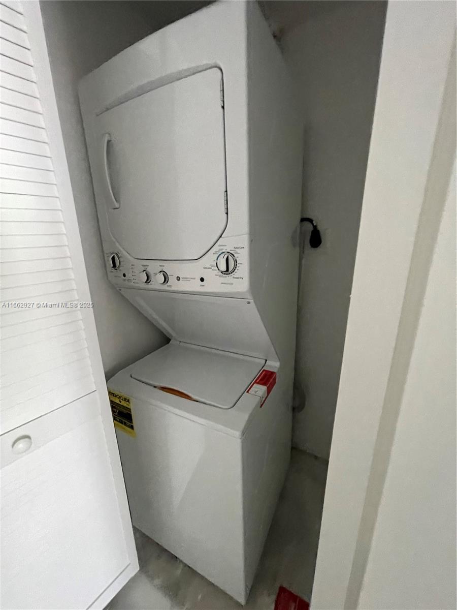 THE HIGHLANDS CONDO - Residential