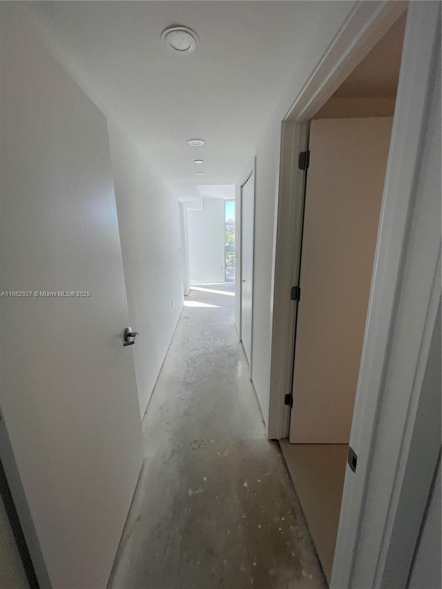 THE HIGHLANDS CONDO - Residential