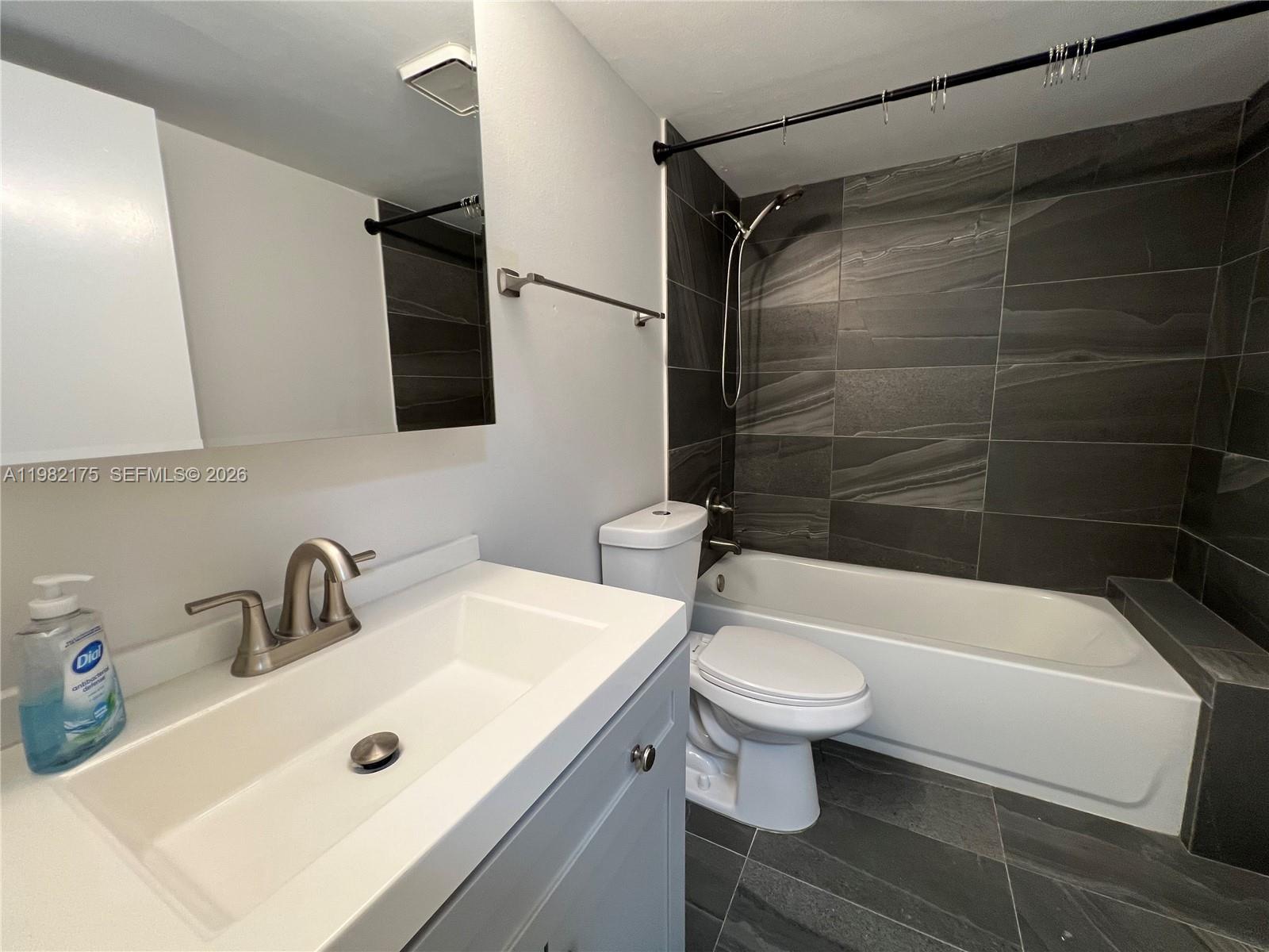 COVE CONDO PHASE II, THE - Residential Lease